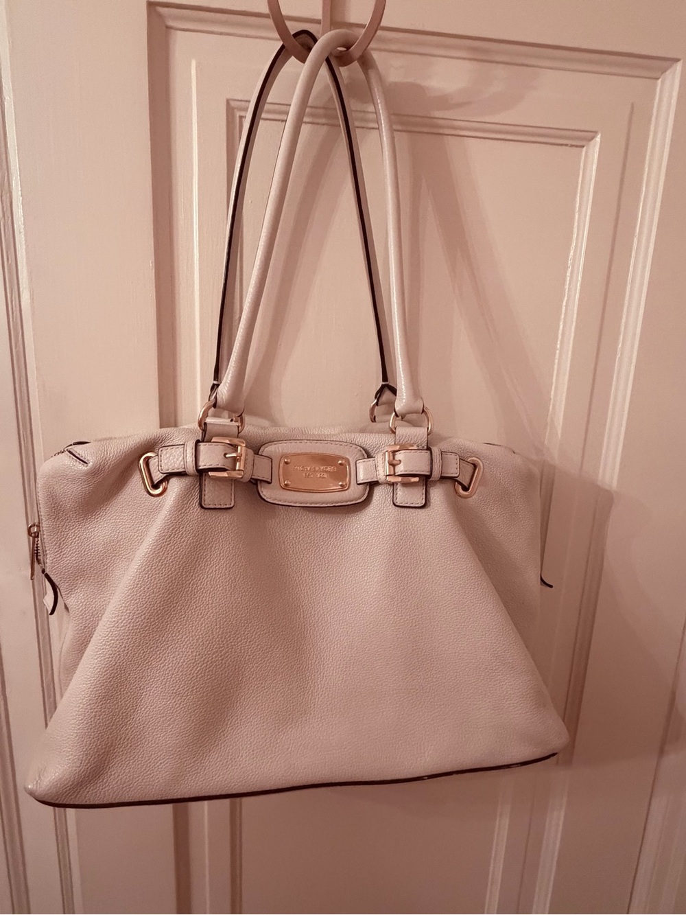 Michael Kors Pebbled Leather Shoulder Bag (EUC)